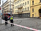 Policie uzavela kiovatku Lazarsk a j pilehl ulice v centru Prahy, kvli...