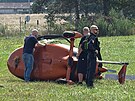 U Star Boleslavi se ztil vrtulnk se dvma lidmi, oba jsou lehce zranni....