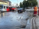Havrie vody pokodila komunikaci u adu mstsk sti Praha 8. (29. ervence...