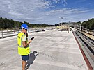 Stavai po vce ne roce dokonili vsuv tm plkilometrov dlnin estakdy...
