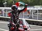 Marco Bezzecchi se raduje z druhého místa v MotoGP v Brn�.
