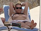 Komi�ka Chelsea Handler a její opalova�ka naho�e bez v Mexiku