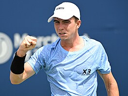 Dalibor Svr�ina v kvalifikaci na turnaj v Torontu.