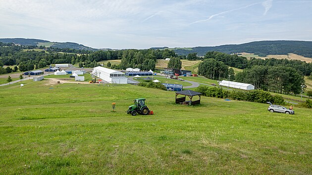 Stany, pdia, ale i mobiln toalety. Veseck arel v Liberci se promuje v djit festivalu Bentsk! s Impulsem. (23. ervence 2025)