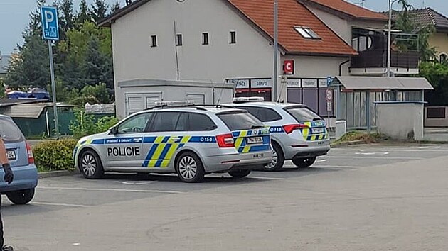 Müşteriler yerine polis. Litovel'de biri Bill'in şubesini soydu. (28 ....