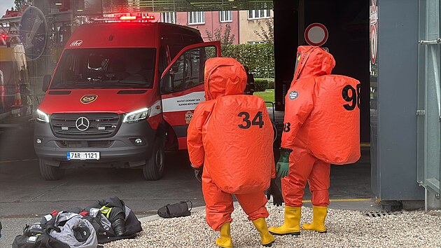 Prat hasii zasahovali v kancelsk budov v Nuslch v ulici 5. kvtna, z dvodu ptomnosti nebezpen chemick ltky. (28. ervence 2025)