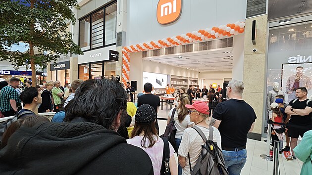 Slavnostn oteven oficilnho Xiaomi obchodu v Praze