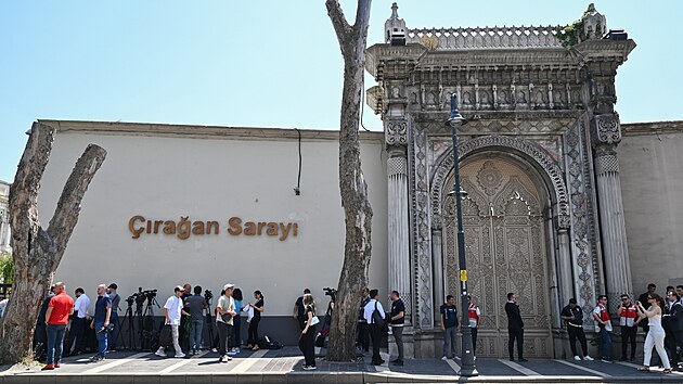 V pal�ci �iragan v tureck�m Istanbulu se p�ipravuj� na rusko-ukrajinsk� jedn�n�. (22. �ervence 2025)