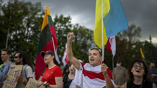 Lid se astn demonstrace proti rusk vlce na Ukrajin v Litv v pondl 28. ervence 2025. (29. ervence 2025)