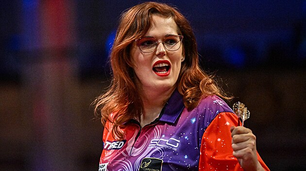 Nizozemská �ipka�ka Noa-Lynn van Leuvenová b�hem turnaje World Matchplay.