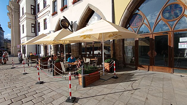 Na jednu z 27 druh kv - kvovch specialit, kv s alkoholem i ledovch kv - a velk mnostv denn erstvch zkusk mohou zajt lid do kavrny Marcaf ve zrekonstruovanch prostorech bval Radnin restaurace na Masarykov nmst v Jihlav.