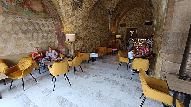 Na jednu z 27 druh kv - kvovch specialit, kv s alkoholem i ledovch kv - a velk mnostv denn erstvch zkusk mohou zajt lid do kavrny Marcaf ve zrekonstruovanch prostorech bval Radnin restaurace na Masarykov nmst v Jihlav.