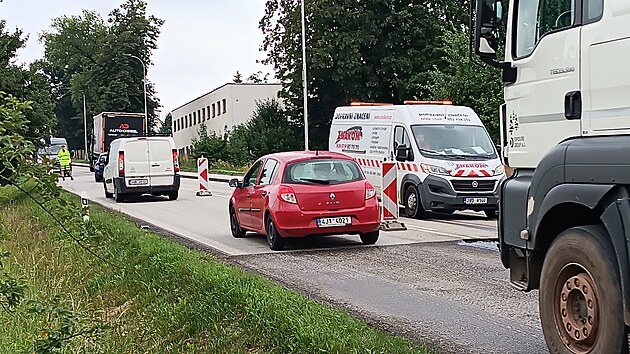 Momentálně se ve dvou úsecích jezdí po vyfrézované vozovce.