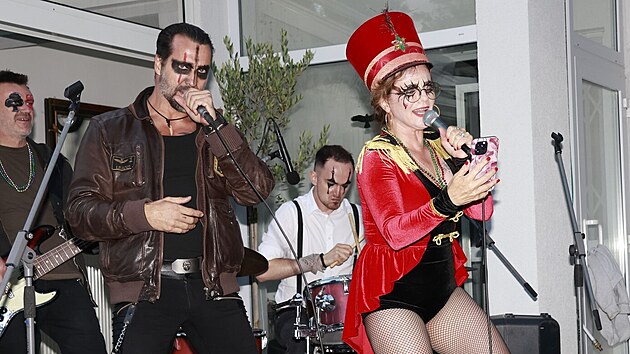 Vclav Noid Brta si na 37. garden party Petra Jandy, zazpval s Martou Jandovou (ervenec 2025)