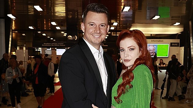 Karel Kak s ptelkyn Kateinou Blhovou na karlovarskm festivalu (ervenec 2025)