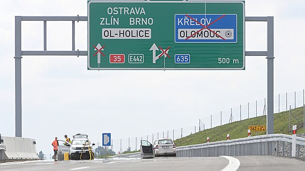 Na kraji Olomouce finiuj ppravy na nedln oteven posledn sti zpadnho obchvatu msta. Do listopadu bude fungovat v provizornm reimu jednoho pruhu pro kad smr. (25. ervence 2025)