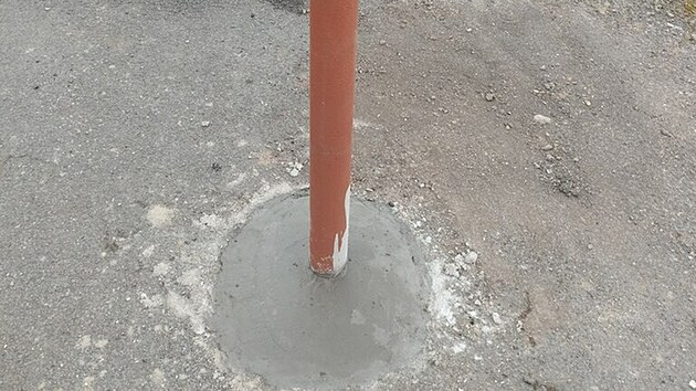 Plot uprosted silnice v esk Skalici