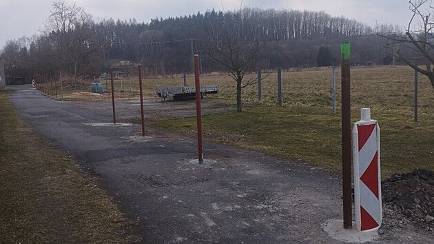 Plot uprosted silnice v esk Skalici