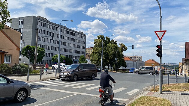 Objekt v Plzni na Doubravce, ve kter maj ordinaci dtsk lkaky, pjde brzy k zemi. (14. ervence 2025)