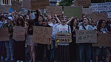 Kyjev. Protesty proti novému zákonu, který omezuje nezávislost protikorup�ní...