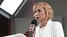 Komunistka Petra Prokanová mla být jednikou kandidátky v Praze. Nov má být dvojkou za Janou Maláovou a nenese to lehce