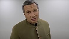 Ruský propagandista Vladimir Solovjov v saku inspirovaném stylem diktátora...
