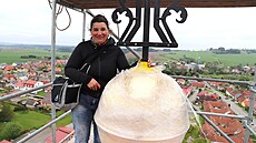 Jitka Klementová je na pohyb ve vý�kách u� zvyklá. Snímek ji zachycuje na...