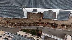 Archeologové se ve Velkém Meziíí pesunuli do prostor kolem kostela svatého...