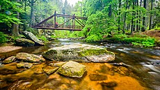 U Zemské brány prorá�í Divoká Orlice h�eben a vstupuje do �eské zem�, z �eho�...