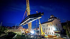 Instalace nové ocelové konstrukce �elezni�ního mostu v Nádra�ní ulici (22....