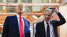 Zna�n� rozlad�ný americký prezident Donald Trump p�i setkání s p�edsedou...