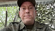 Ameri�an Derek Huffman se s rodinou p�est�hoval do Ruska, aby unikl p�ed �LGBT...