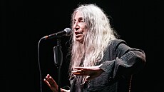 Koncert zpvaky Patti Smith ve Foru Karlín (19. ervence 2025, Praha).