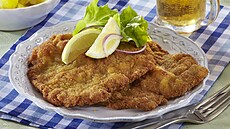 V�de�sk� ��zek s lehk�m bramborov�m sal�tem