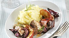 Vep�ové ra�ni�i s játry a jablky