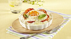 Zape�en� vejce s raj�aty a r���