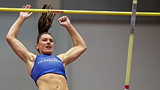 Tykaka Viktorie Ondrová pekonává laku.