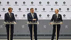 Premiér Petr Fiala, ministr financí Zbynk Stanjura a ministr dopravy Martin...