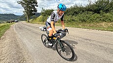 Cyklista Daniel Polman ujel pes 6000 kilometr dlouhou trasu Ultra Tour (25....