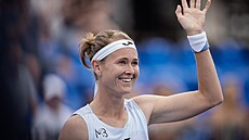 Marie Bouzková se raduje z výhry v prvním kole turnaje v Praze.