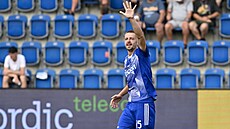 Olomoucký úto�ník Daniel Va�ulín se raduje z gólu do sít� Slovácka.