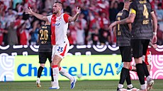 Slávistický úto�ník Tomá� Chorý se raduje z gólu do sít� Hradce Králové.