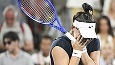 Bianca Andreescuová vst�ebává bolest v zápase na turnaji v Montrealu.