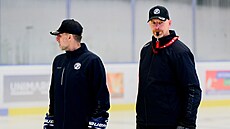 Lubo Rob (vlevo) a Daniel Babka na tréninku vsetínských hokejist
