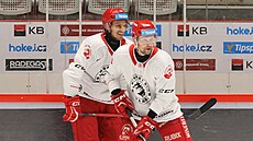 Obránce Jakub Galvas (vlevo) je novákem v tineckém týmu, to Petr Vrána je...