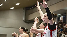 Radost eského juniorského týmu po úspné trojce