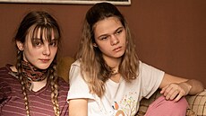 Kate�ina Falbrová a Maya Kintera ve filmu Sbormistr (2025)