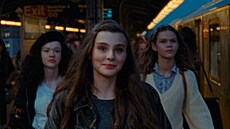 Anna Michalcová, Kateina Falbrová a Maya Kintera ve filmu Sbormistr (2025)