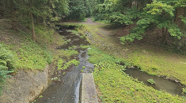 Ivanské jezero nedáme. Tisíce lidí už podepsaly petici proti zbourání hráze
