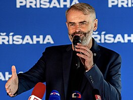 P�edseda P�ísahy Robert �lachta p�i p�edstavování kandidát� do voleb 2025. (31....